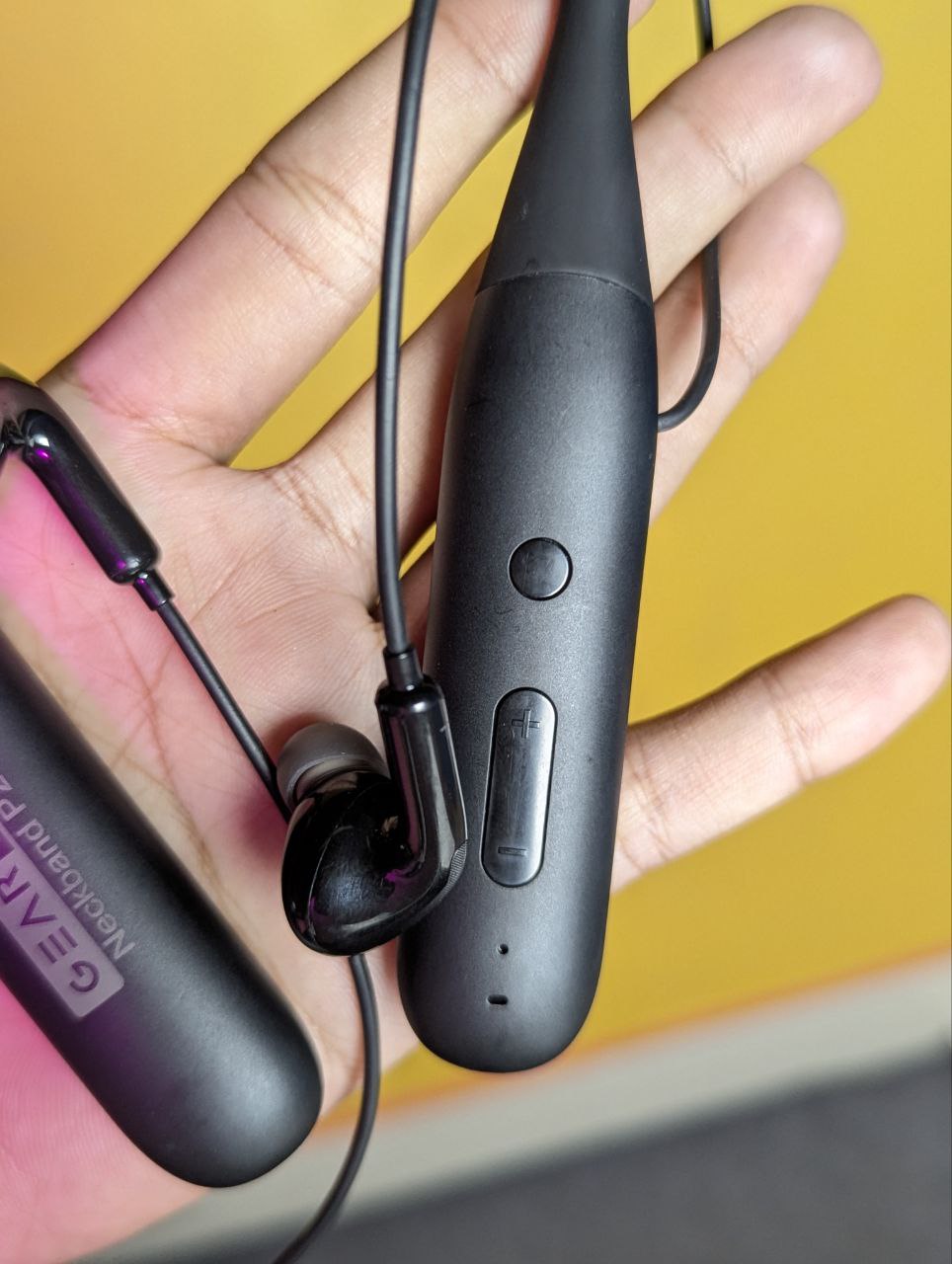 gearup neckband p2 – black gearup neckband p2 – black